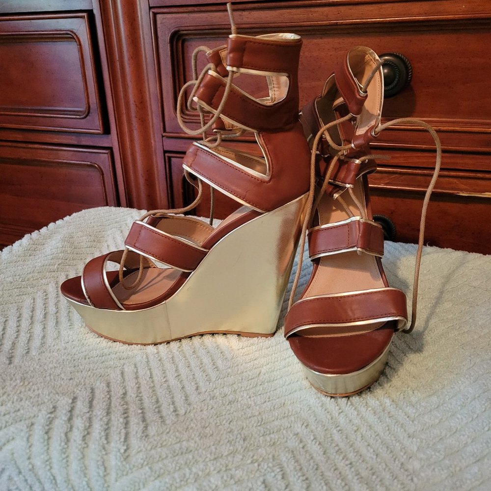 Wedge Sandal size 8